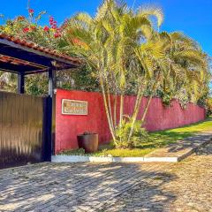 Casa com piscina a 600m da Rua das Pedras