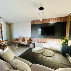 Apartamento novo em Foz, ao lado do Shopping JL