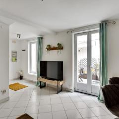 Chic studio with terrace in Paris
