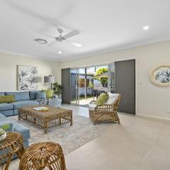 Sea Pine Cottage - In the heart of Sawtell Village, Sleeps 6