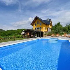 3 Bedroom Amazing Home In Lepoglava
