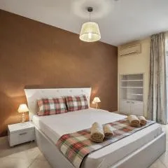2BD Flat with Balcony in Flores Garden Complex by Flat Mаnаger