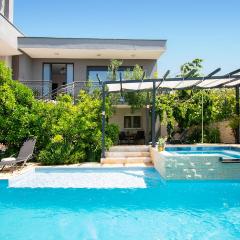 Nice Apartment In Brodarica With Sauna