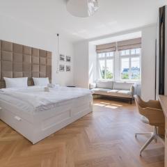 Kochanowskiego Luxury Apartment by BookingHost