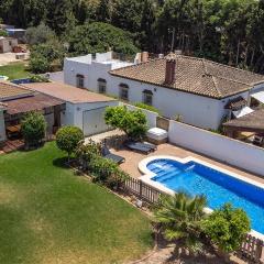 Awesome Home In Chiclana De La Fronter