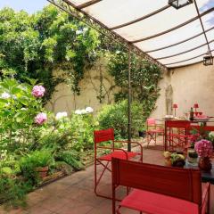Florence Huge Apartment with Private Garden