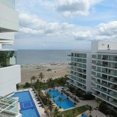 Luxury Beachfront Apartment 6 guests plus 1