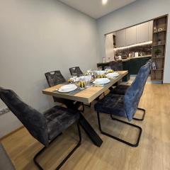 Luxury Central Apartment