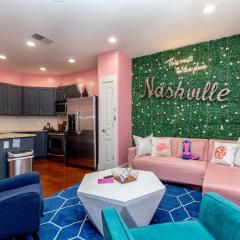 PinkBMe - 8 Min to Downtown, Free Parking