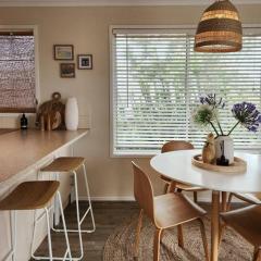 Banksia Retreat, A couple's sanctuary on Aldinga Beach