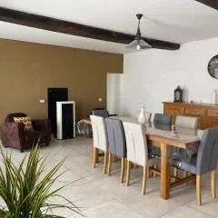 Gîte La Petite Renaudière - proche parc du Puy du F