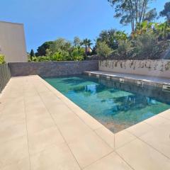 Apartment of standing with swimming pool