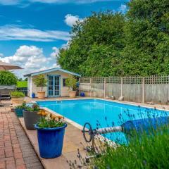 The Owl House - Hot Tub Adventures in Moreton - Pass the Keys