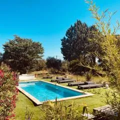 Bastide provençale avec piscine
