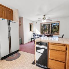 Silver Rays - Game room with pool table & air hockey! Close to the slopes!!