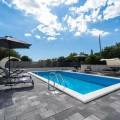 Gorgeous Home In Polaca