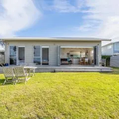 Beachfront Beauty - Whangamata Beachfront Home