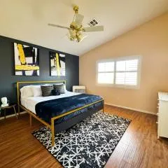 Spacious 4BR Fam Retreat King Bed WIFI And Parking