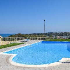 5 Bedroom Gorgeous Home In Brucoli
