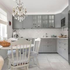 Large 4 bedroom Villa with beautiful garden