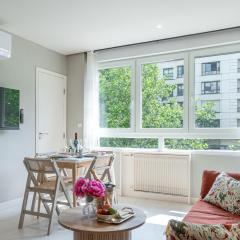 De Montescal - SPA Tub and AC Cosy apartment a prime location 40m2