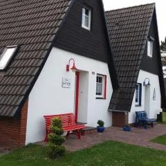 Grietje II blaues Haus rechts