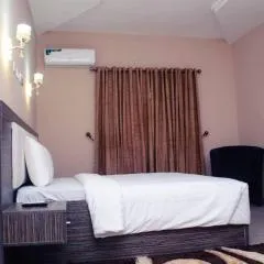 Mo-house Hotel and event center