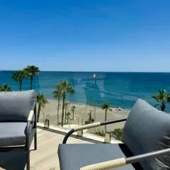 SunnyPalms - Beachfront Penthouse with stunning sea view