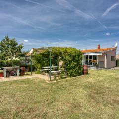 Family Friendly House Kacana - Happy Rentals