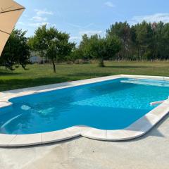 Une maison entière de 4-5 pers avec piscine