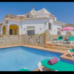 Villa Aránzazu with private pool