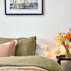 The Baker's Bed - Affordable & luxurious guest suite