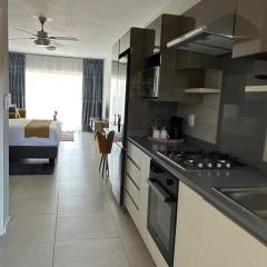 Luxurious & Stylish Apartment