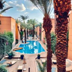Très Beau Riad à Marrakech avec piscines