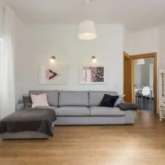 Charming house with terrace near the city center