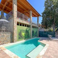 Stunning Home In Arezzo With Kitchen