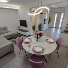 Lennida Apartman with free parking