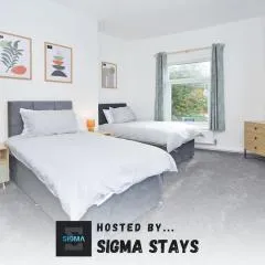 Richard Moon House - By Sigma Stays