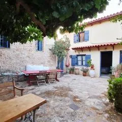 Hekate House, bohemian country house for 4 persons