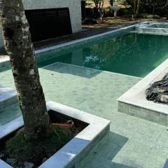 Casa Pé na Areia Condomínio fechado com piscina resort na Sununga - Ubatuba