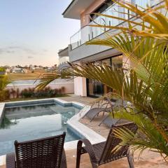 Casa de alto padrão Familys House