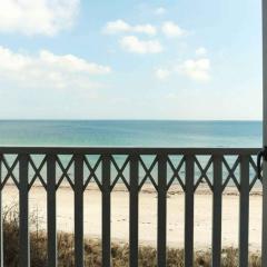 Beachhotel Atmosphere With Stunning Seaview