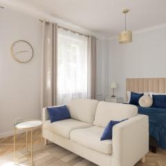 Chmielna Green Apartment by BookingHost