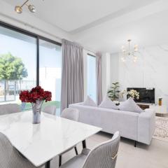 Nasma Luxury Stays - Luxurious Beachside Villa with Private Patio