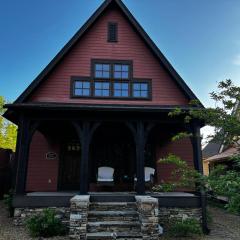 Quiet Getaway at Wayward Cottage