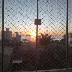 Apartamento com varanda e vista para o mar 1