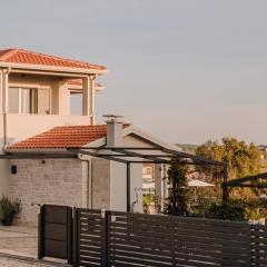 Beautiful Villa Regina with view in Visnjan