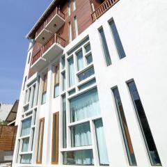 Tapae Gate Villa