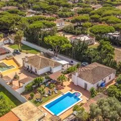 Awesome Home In Chiclana De La Fronter