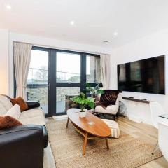 Stylish 2 BR Flat in Wandsworth